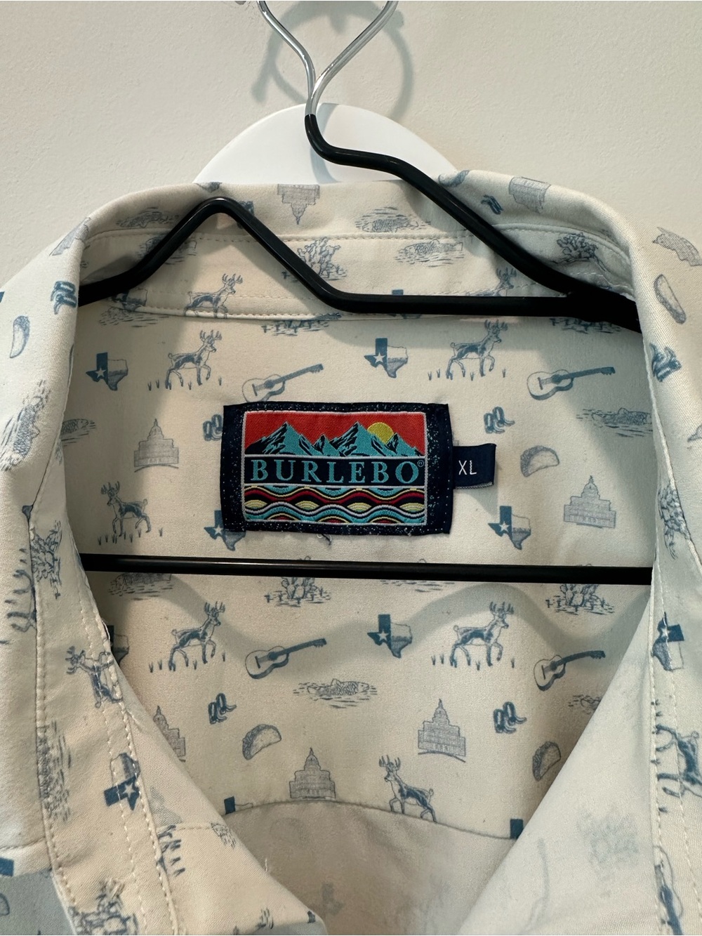 Men’s Burlebo Performance Button Up Lone Star State Texas Deer Guitar Taco XL - Picture 9 of 10